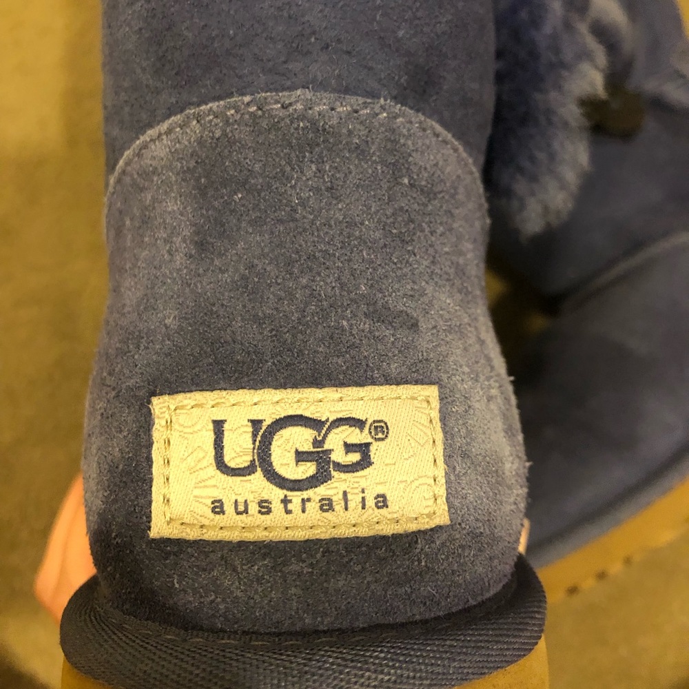 Navy blue bailey button midi UGG boots size 9